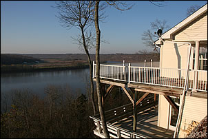 Ohio River Overlook Cabin